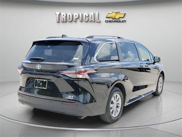 2024 Toyota Sienna XLE