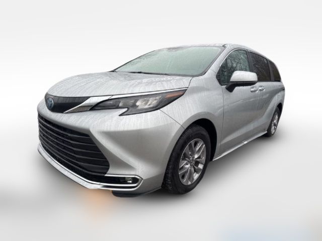 2024 Toyota Sienna XLE