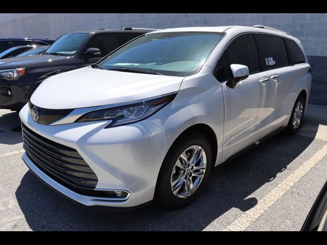 2024 Toyota Sienna XLE