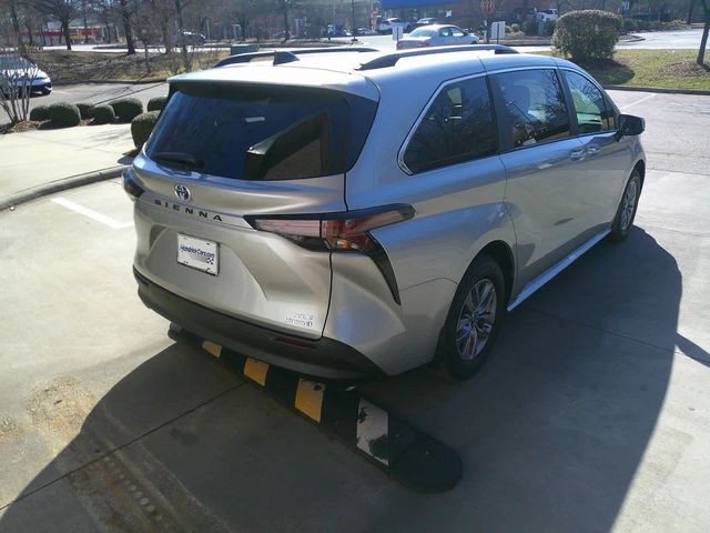 2024 Toyota Sienna XLE