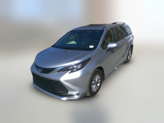 2024 Toyota Sienna XLE