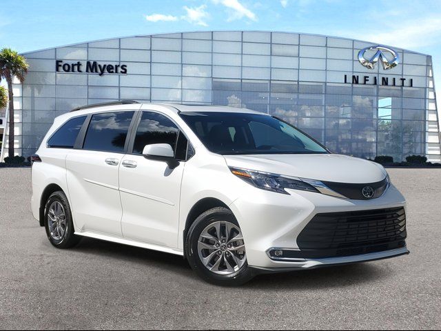 2024 Toyota Sienna XLE