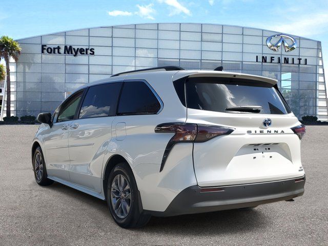 2024 Toyota Sienna XLE