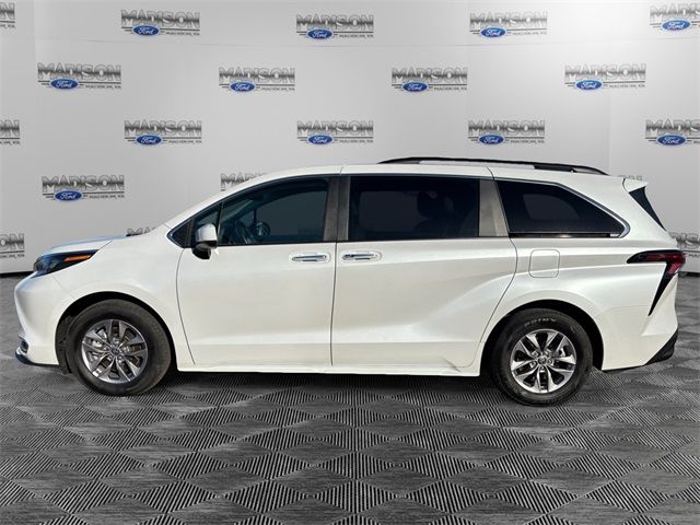 2024 Toyota Sienna XLE
