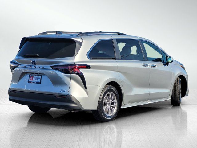 2024 Toyota Sienna XLE