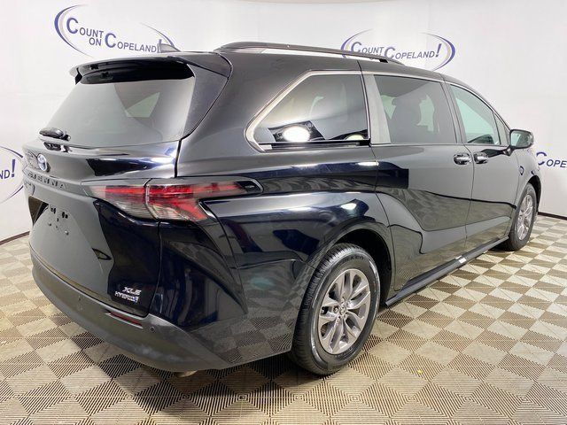 2024 Toyota Sienna XLE