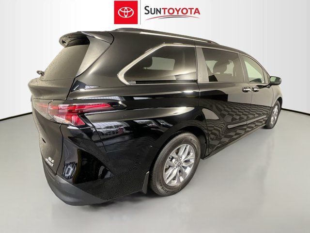 2024 Toyota Sienna XLE