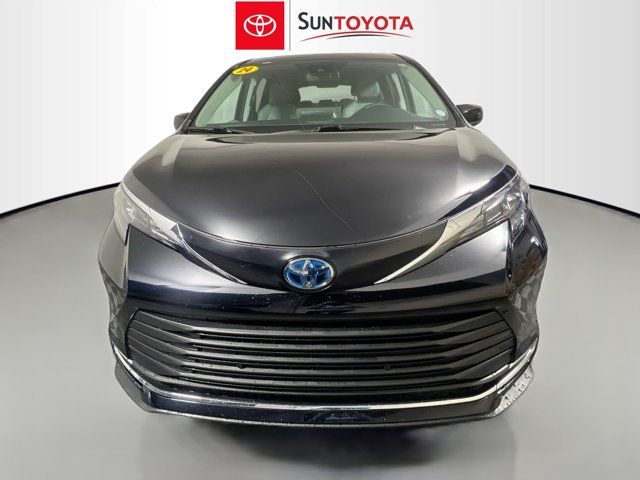 2024 Toyota Sienna XLE