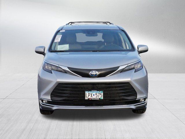 2024 Toyota Sienna XLE