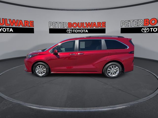 2024 Toyota Sienna XLE