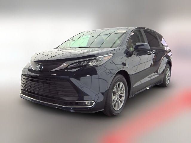 2024 Toyota Sienna XLE