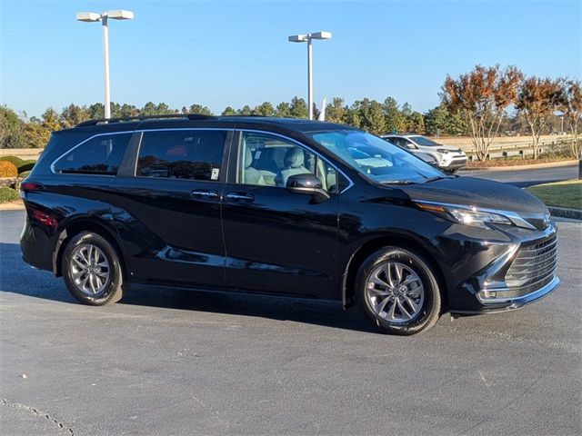 2024 Toyota Sienna XLE