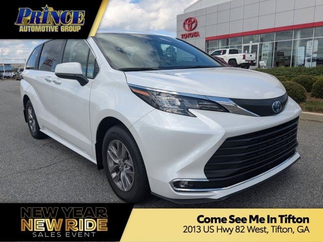 2024 Toyota Sienna XLE