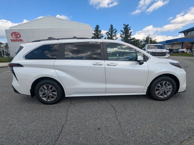 2024 Toyota Sienna XLE