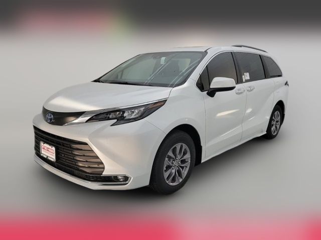 2024 Toyota Sienna XLE