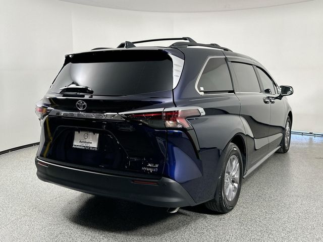 2024 Toyota Sienna XLE