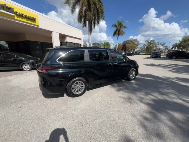 2024 Toyota Sienna XLE