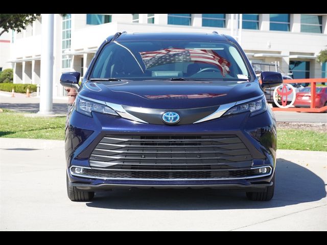 2024 Toyota Sienna XLE