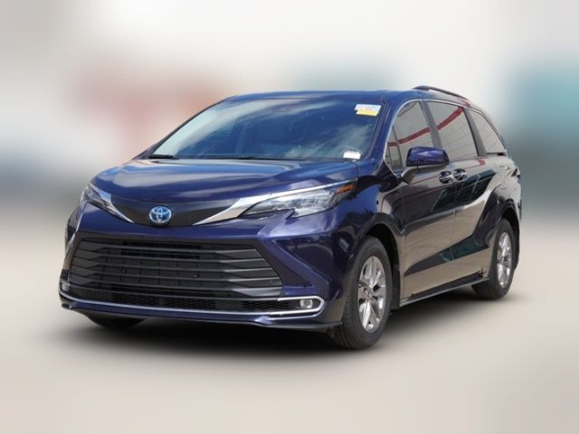 2024 Toyota Sienna XLE