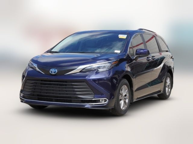 2024 Toyota Sienna XLE