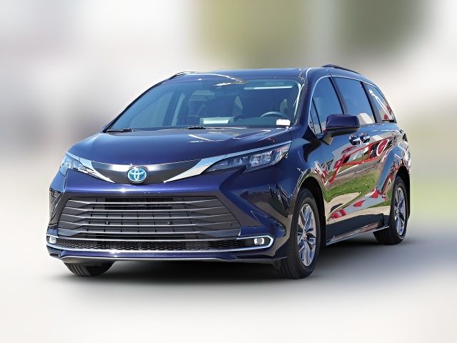 2024 Toyota Sienna XLE