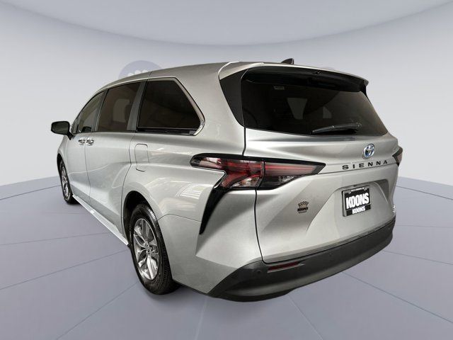 2024 Toyota Sienna XLE