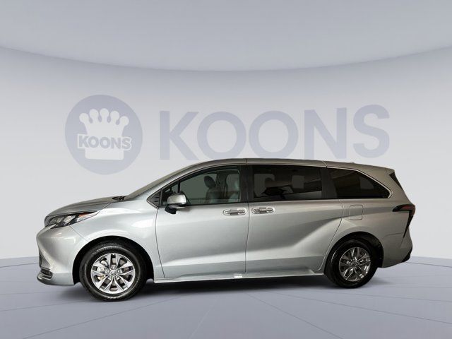 2024 Toyota Sienna XLE