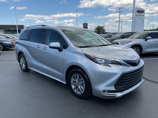2024 Toyota Sienna XLE