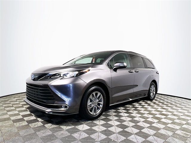 2024 Toyota Sienna XLE