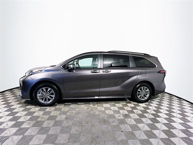 2024 Toyota Sienna XLE