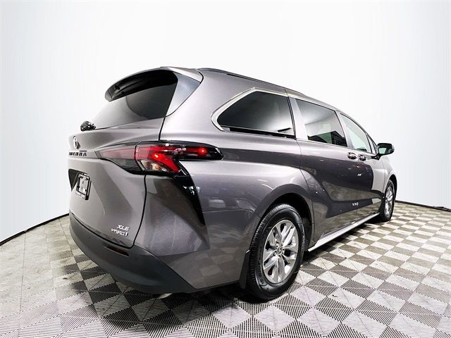 2024 Toyota Sienna XLE