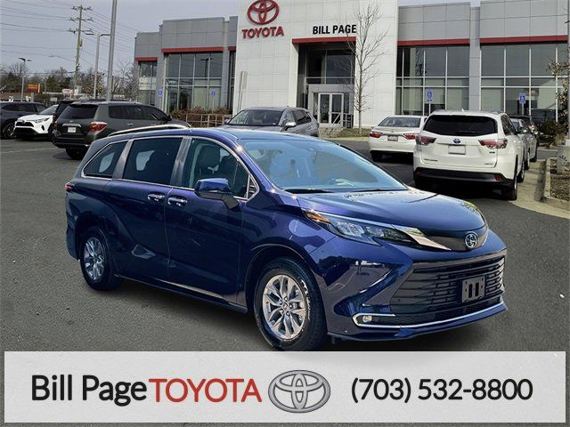 2024 Toyota Sienna XLE