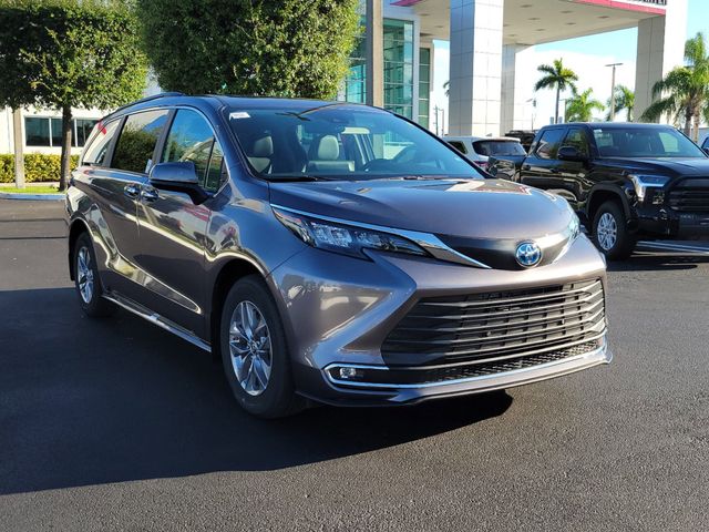 2024 Toyota Sienna XLE