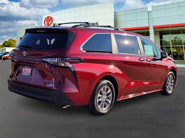 2024 Toyota Sienna XLE