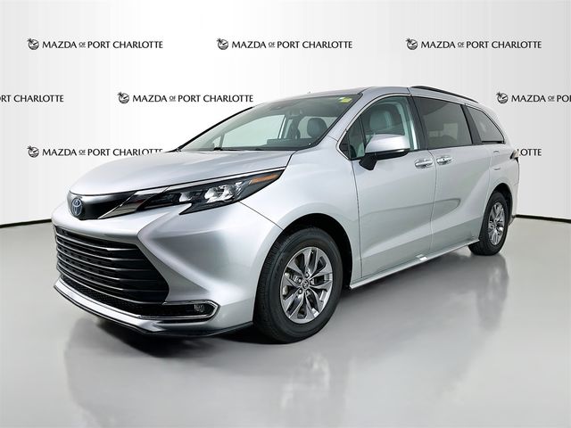 2024 Toyota Sienna XLE