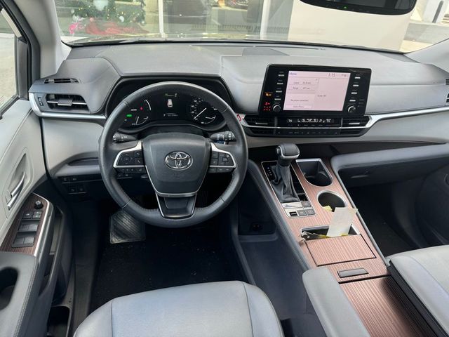 2024 Toyota Sienna XLE