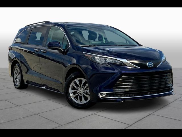 2024 Toyota Sienna XLE