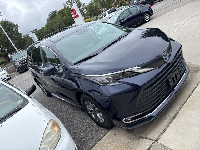 2024 Toyota Sienna XLE