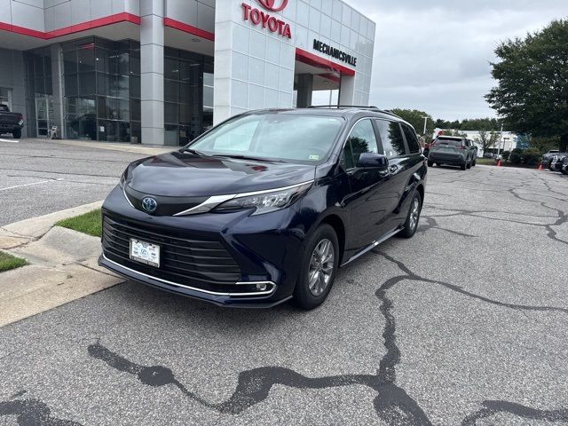 2024 Toyota Sienna XLE