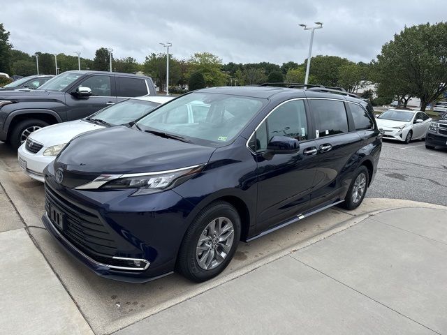 2024 Toyota Sienna XLE