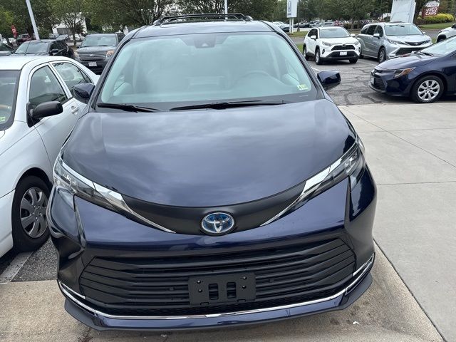 2024 Toyota Sienna XLE