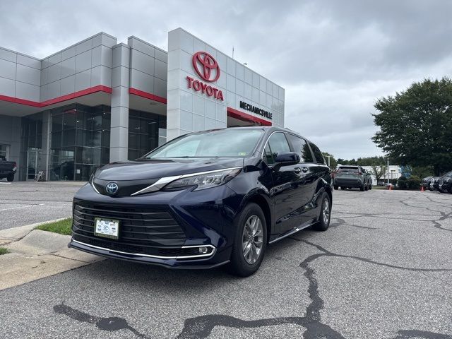 2024 Toyota Sienna XLE