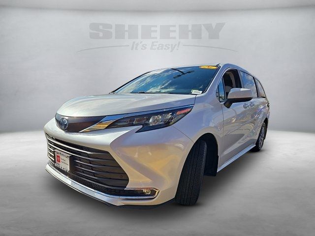 2024 Toyota Sienna XLE