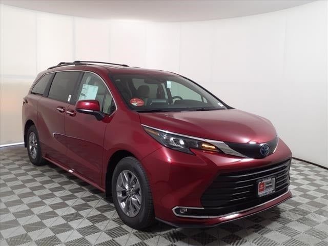 2024 Toyota Sienna XLE