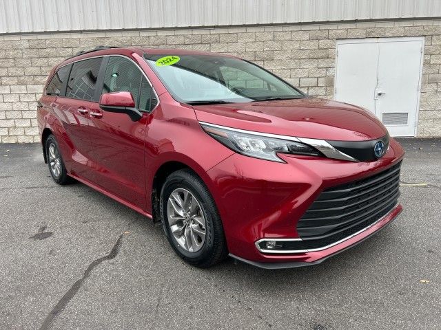 2024 Toyota Sienna XLE