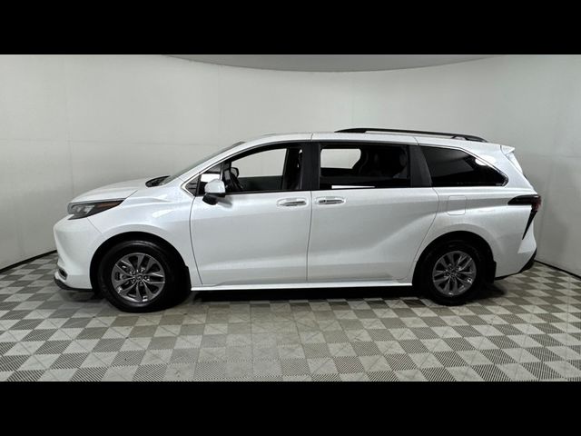 2024 Toyota Sienna XLE