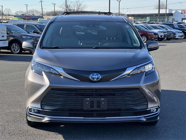 2024 Toyota Sienna XLE