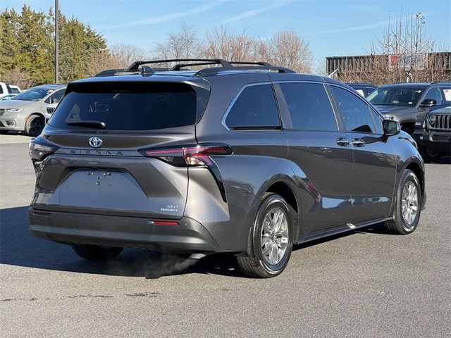 2024 Toyota Sienna XLE