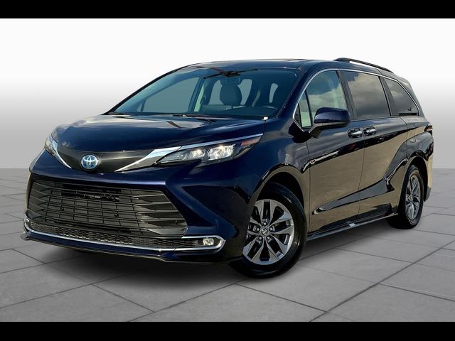 2024 Toyota Sienna XLE