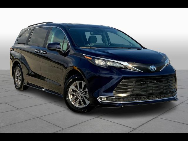 2024 Toyota Sienna XLE